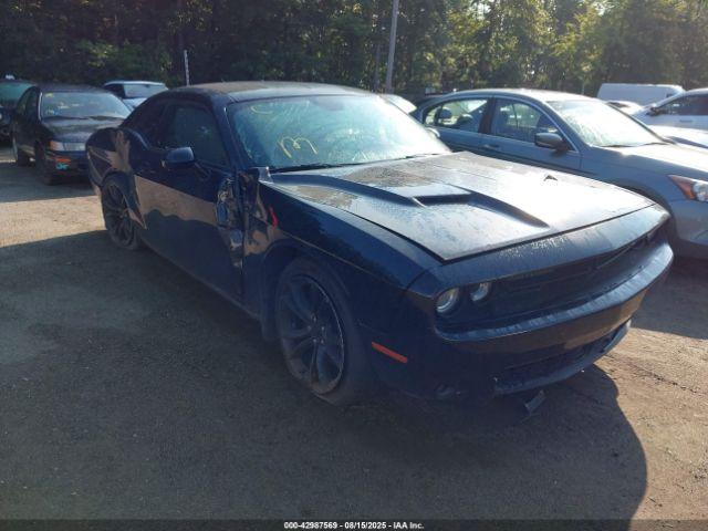 Salvage Dodge Challenger