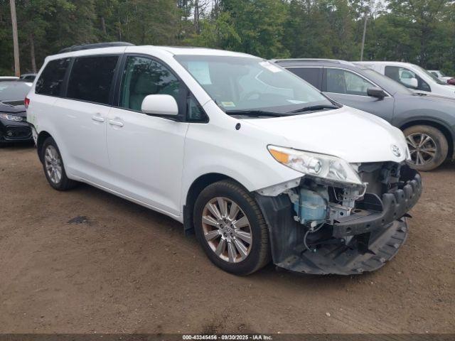 Salvage Toyota Sienna
