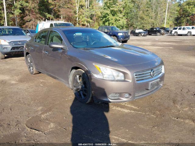  Salvage Nissan Maxima