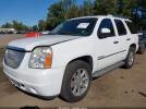 GMC Yukon Denali Image 10