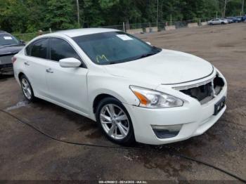  Salvage Nissan Altima