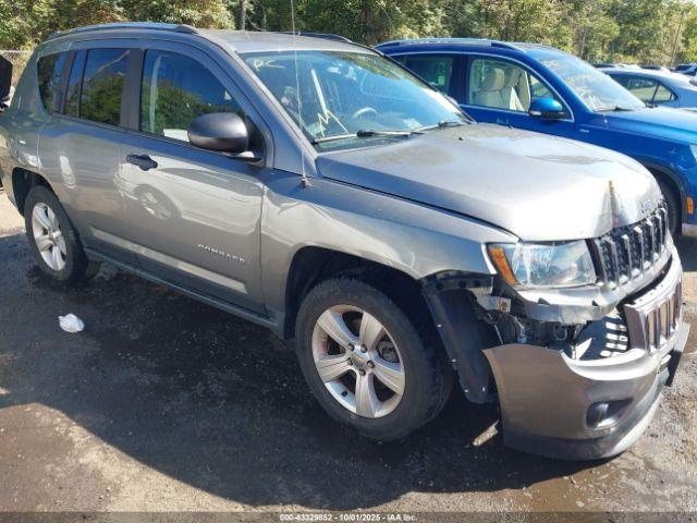  Salvage Jeep Compass