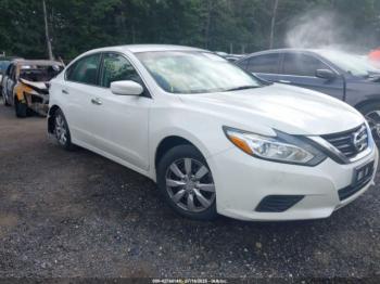  Salvage Nissan Altima