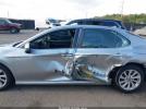 Toyota Camry Le Image 12