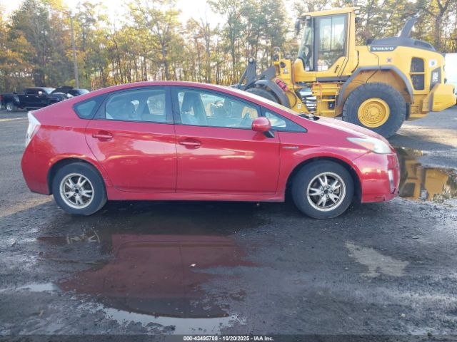 Toyota Prius Two Image 13