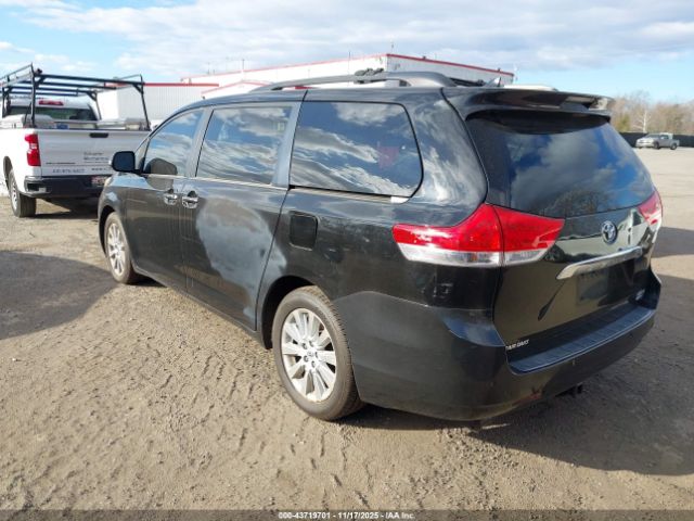 Toyota Sienna Limited 7 Passenger Image 2