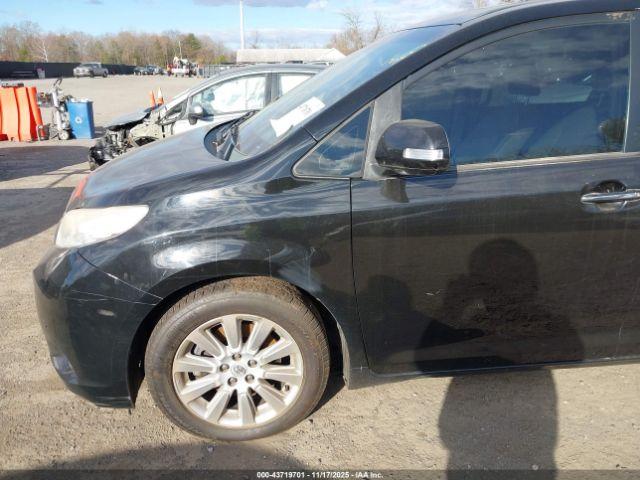 Toyota Sienna Limited 7 Passenger Image 15