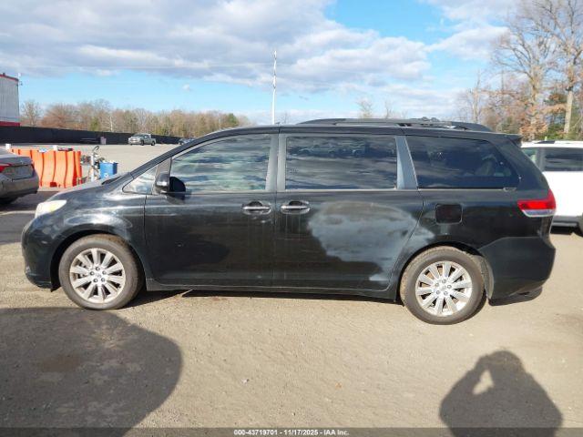 Toyota Sienna Limited 7 Passenger Image 14