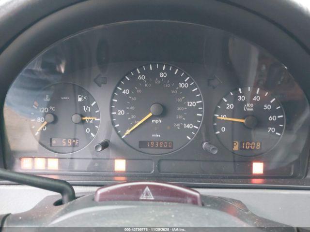 Mercedes-Benz M-Class Image 11