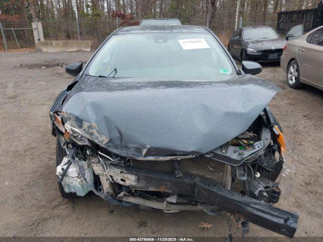 Toyota Corolla Le Image 10