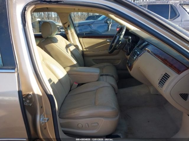 Cadillac DTS Standard Image 2