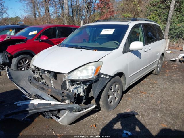 Toyota Sienna Xle Image 10