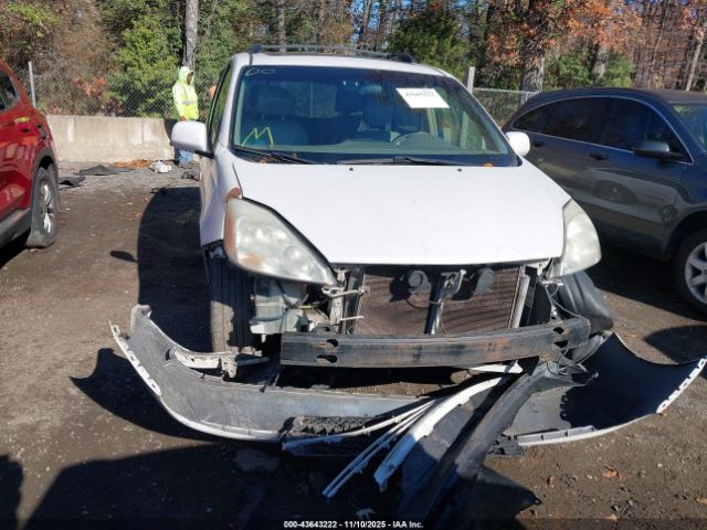 Toyota Sienna Xle Image 15