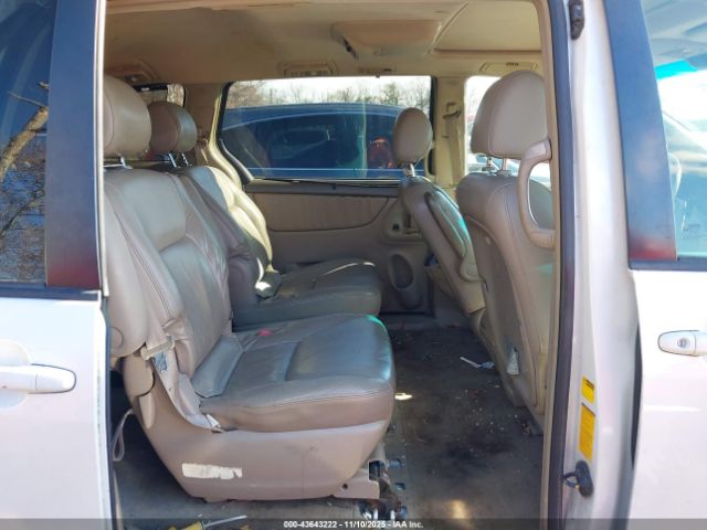 Toyota Sienna Xle Image 13