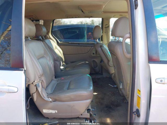 Toyota Sienna Xle Image 13