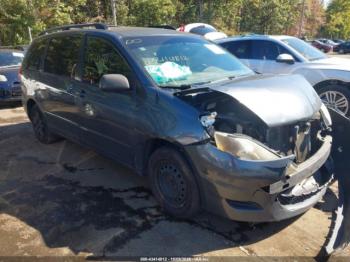  Salvage Toyota Sienna