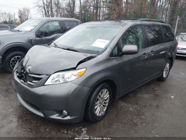 Toyota Sienna Xle V6 8 Passenger Image 5