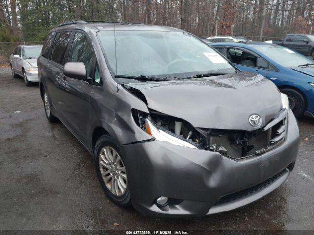 Toyota Sienna Xle V6 8 Passenger Image 12