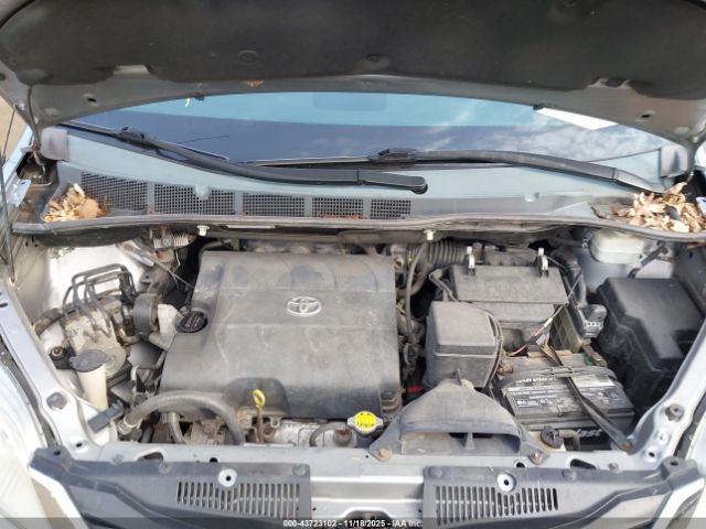 Toyota Sienna Le V6 8 Passenger Image 7