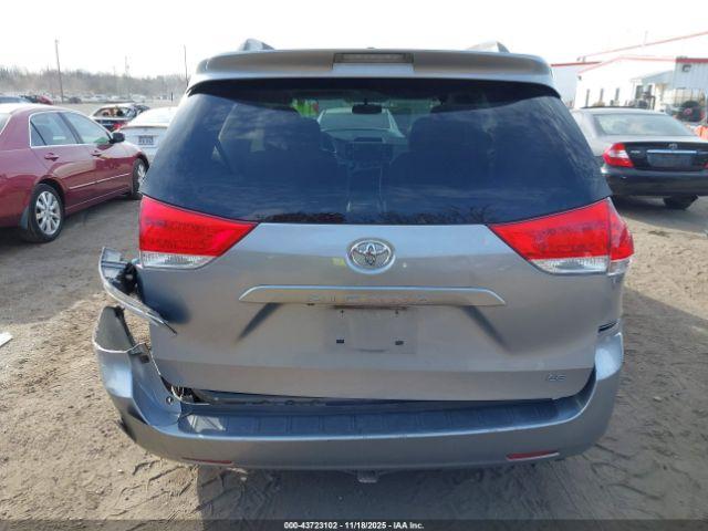 Toyota Sienna Le V6 8 Passenger Image 16