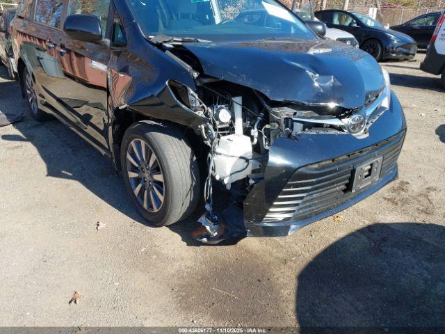 Toyota Sienna Le 7 Passenger Image 5