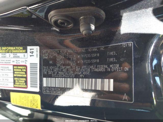 Toyota Sienna Le 7 Passenger Image 8