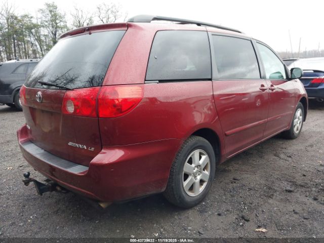 Toyota Sienna Le Image 3