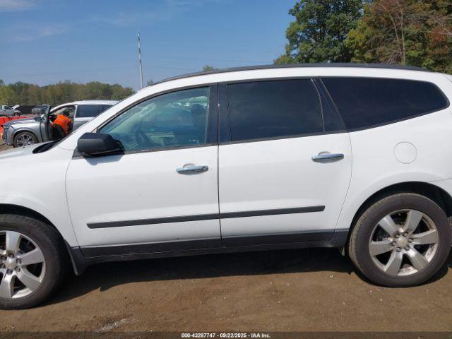 Chevrolet Traverse Ls Image 12