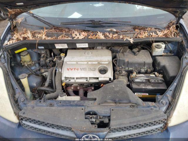 Toyota Sienna Le Image 4