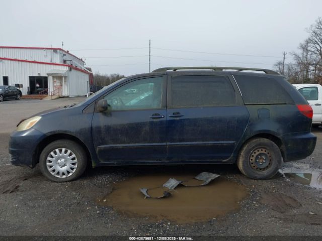 Toyota Sienna Le Image 8