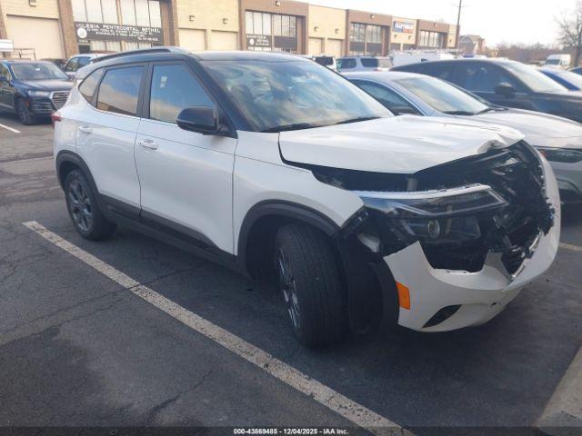  Salvage Kia Seltos