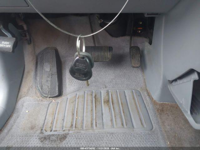 Toyota Sienna Xle Image 12