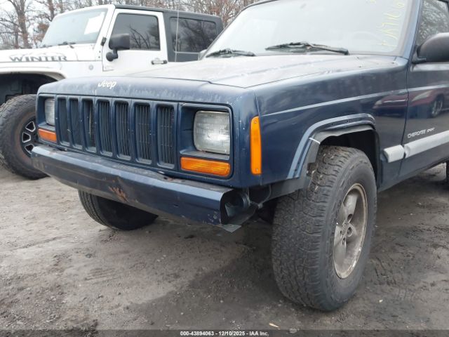 Jeep Cherokee Sport Image 7