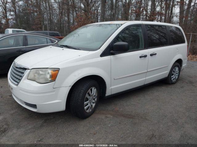Chrysler Town & Country Lx Image 7