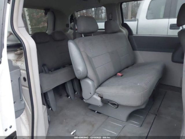 Chrysler Town & Country Lx Image 10