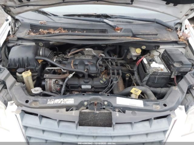 Chrysler Town & Country Lx Image 8