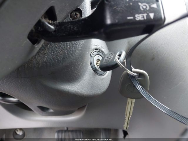 Toyota Corolla Ce Image 4