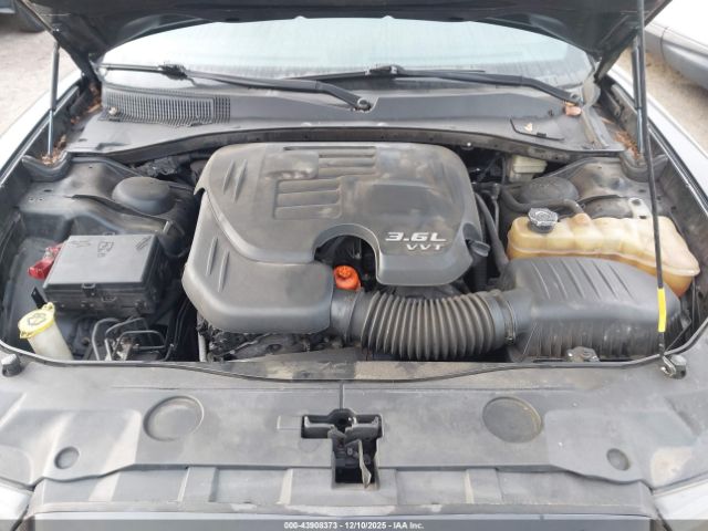 Dodge Charger Se Image 4