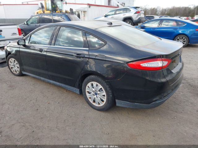 Ford Fusion S Image 2