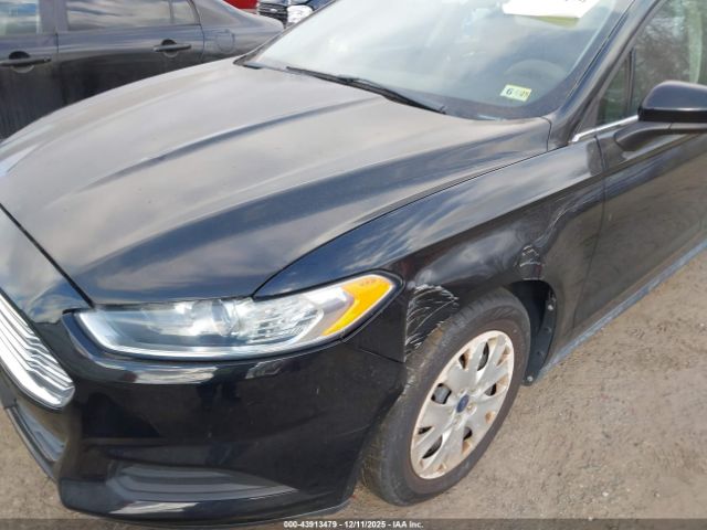 Ford Fusion S Image 4