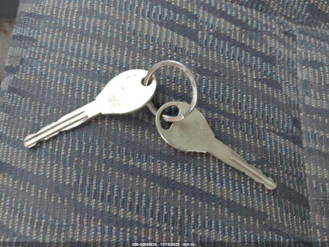 Nissan Frontier Image 2