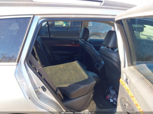 Subaru Outback 2.5i Limited Image 9