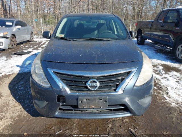 Nissan Versa 1.6 S Image 9