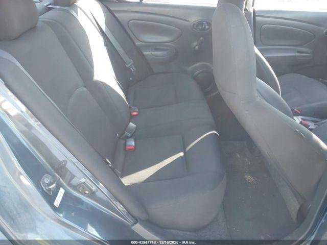 Nissan Versa 1.6 S Image 6