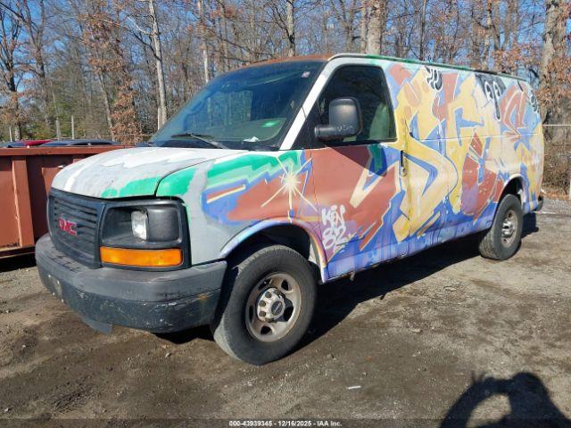 GMC Savana Work Van Image 11