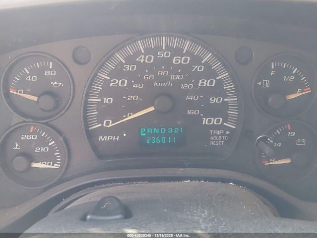 GMC Savana Work Van Image 5