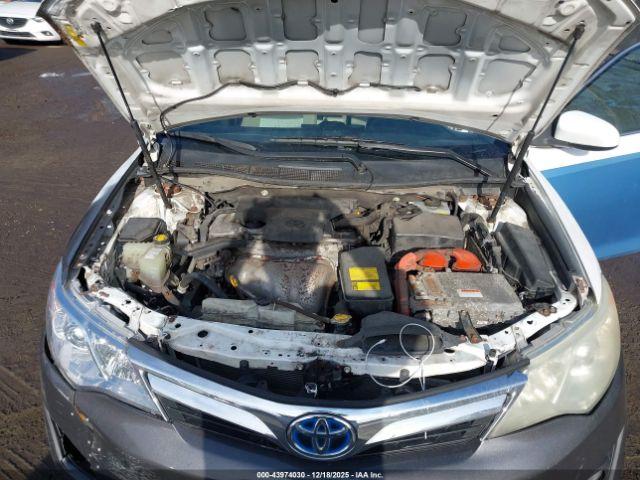 Toyota Camry Le Image 14