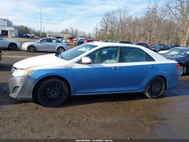 Toyota Camry Le Image 13