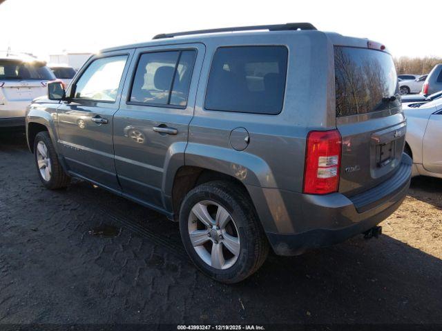 Jeep Patriot Latitude Image 3