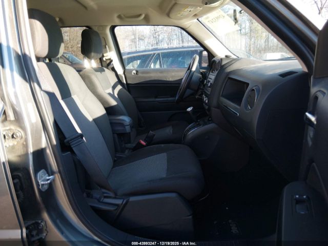 Jeep Patriot Latitude Image 4